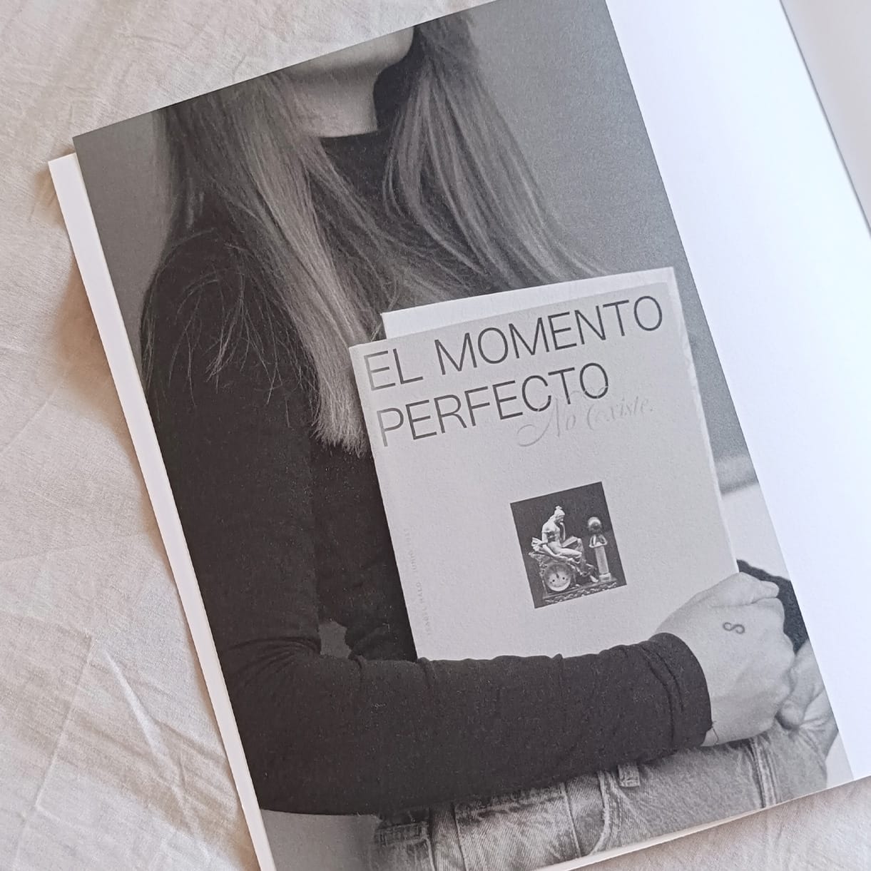 Lúmina book, El momento perfect no existe - Edicion editorial por Isabel Halo, diseñadora gráfica creativa en Jerez