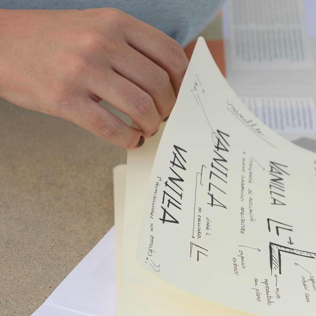 Dirección Creativa (Expansión) de Vanilla Studio por Isabel Halo, diseñadora gráfica creativa en Jerez