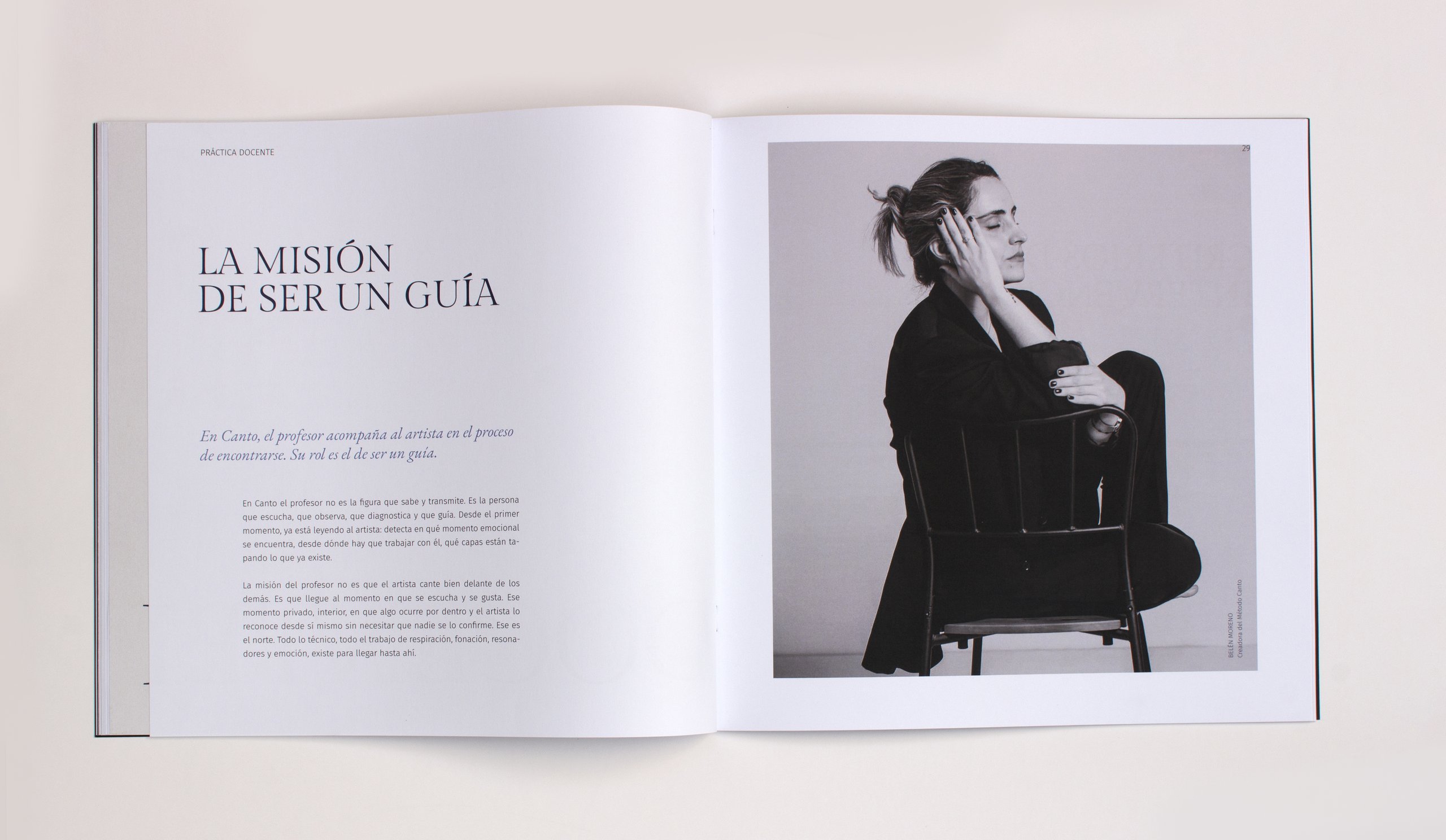 Manual del profesorado de Canto Escuela abierto por el capítulo «La misión de ser un guía»